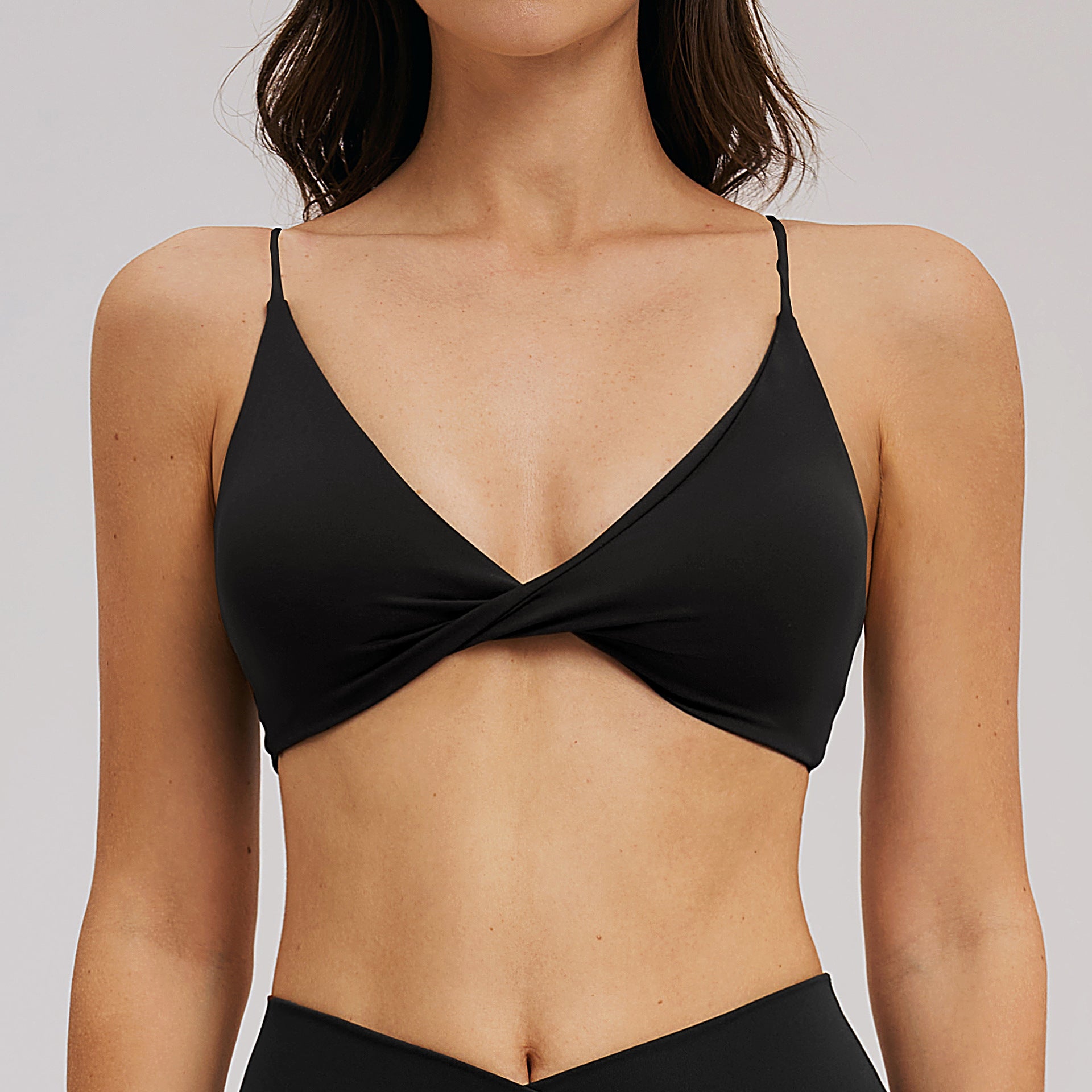 Women’s Twist Front V-Neck Sports Bra