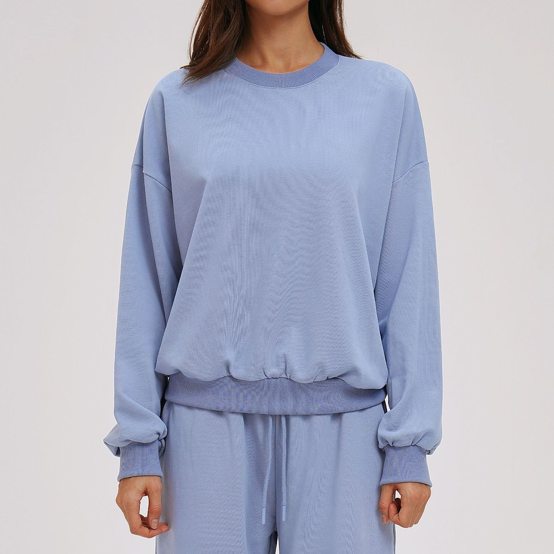 Women’s Relaxed Crew Neck Long Sleeve Sweatshirt