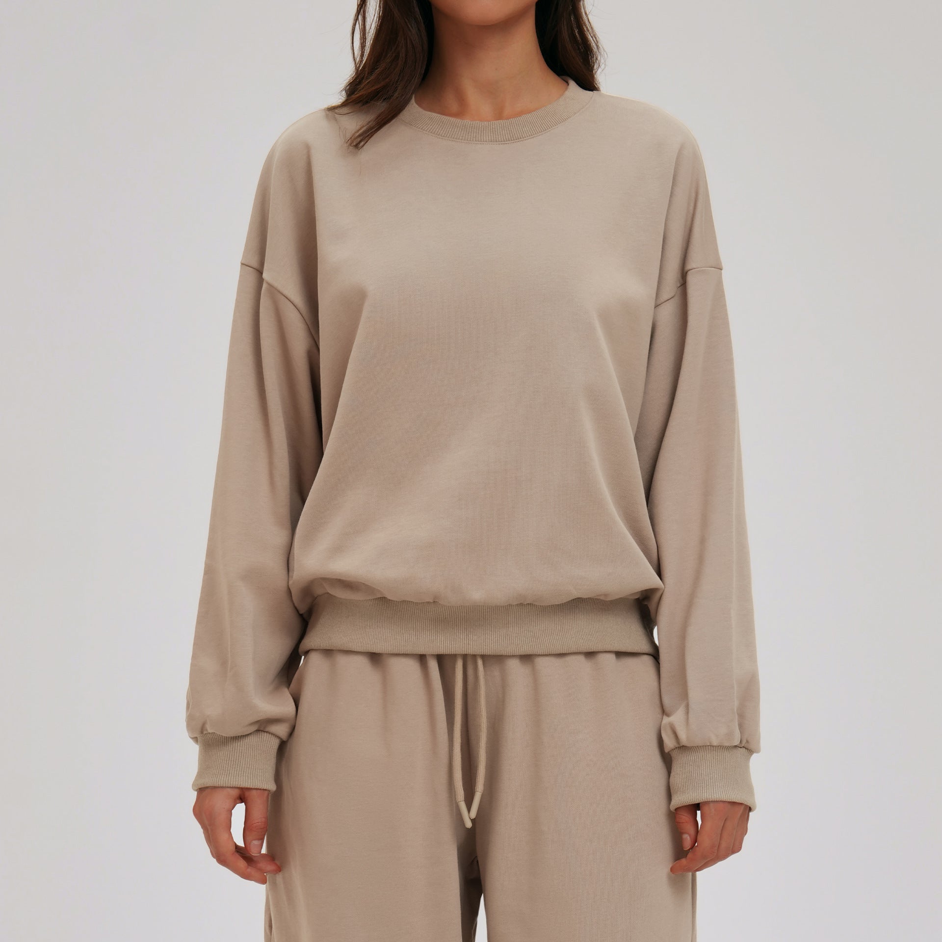 Women’s Relaxed Crew Neck Long Sleeve Sweatshirt